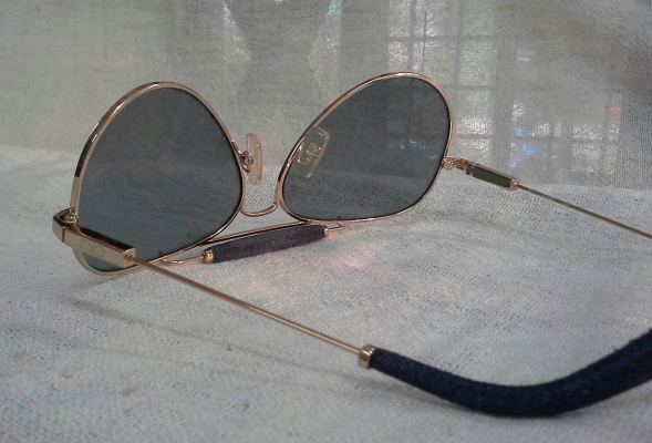 แว่นตาเอาท์ดอร์สแมน คานหุ้มยีนส์  CALVIN KLEIN USA