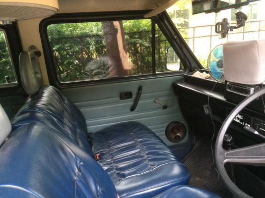 ขายvw t3 ปี1988 เครื่องเดิม หัวฉีด 2100cc เกียร์ธรรมดา ระบายความร้อนด้วยน้ำ มีหม้อน้ำ ขับทางไกลสบาย วิ่งร้อยกว่า แอร์เย็น เครื่องดีมากๆ รถเดิมๆทั้งคันสีเทาเดิม ประวัติดีมากๆครับ เจ้าของมือเดียว คุณลุงอายุ77ปี เป็นผู้บริหารบริษัทใหญ่ มีรถหลายคัน จอดในโรงรถ