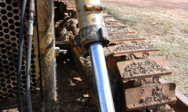 ขายรถแทรกเตอร์ D5 เกียร์ตัด ขายรถแทรกเตอร์ D5 เกียร์ตัด