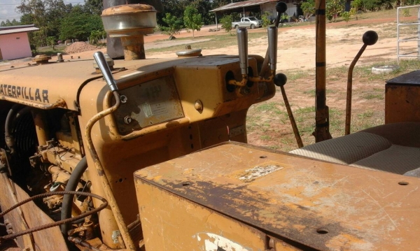 ขายรถแทรกเตอร์ D5 เกียร์ตัด ขายรถแทรกเตอร์ D5 เกียร์ตัด