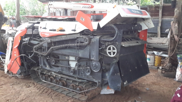 ขายรถเกี่ยวข้าวญี่ปุ่น kubota AR43 ราคา 149,000