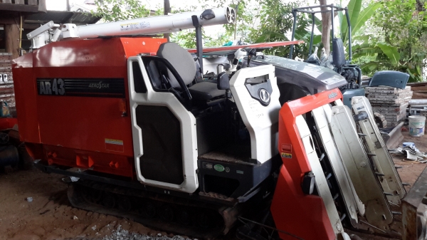 ขายรถเกี่ยวข้าวญี่ปุ่น kubota AR43 ราคา 149,000