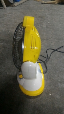 ชุดทำความร้อนความอบอุ่นในร้อน MATRIC เป็นฮีตเตอร์ฮาโลเจน เลือกความร้อนที่ต้องการได้ 2 แบบ และส่ายไฟมาได้เหมือนพัดลม