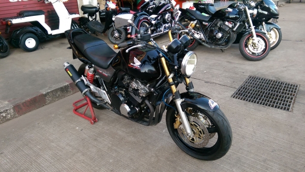 ขายคับ HONDA CB400 TECH1 ปี2000 ท้ายแต่งเทค3ทั้งชุด สีสวย ท่อแต่ง แฮนด์แต่ง กันล้ม อินวอยส์ สรรพสามิตร ราคา 72500 บาท ส่งได้ทั่วไทยคับ สนใจติดต่อ 081-0578282 คับ ส่งได้ทั่วไทยคับ สนใจติดต่อ 081-0578282 FACEBOOK ชาญณรงค์ ป๊อป ชัยอมฤต ไอดีไลน์ POPBIGBIKESAK