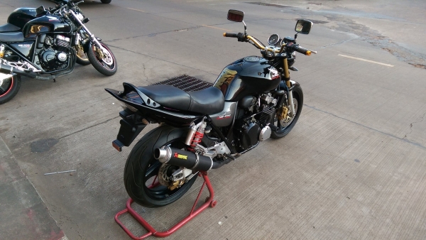 ขายคับ HONDA CB400 TECH1 ปี2000 ท้ายแต่งเทค3ทั้งชุด สีสวย ท่อแต่ง แฮนด์แต่ง กันล้ม อินวอยส์ สรรพสามิตร ราคา 72500 บาท ส่งได้ทั่วไทยคับ สนใจติดต่อ 081-0578282 คับ ส่งได้ทั่วไทยคับ สนใจติดต่อ 081-0578282 FACEBOOK ชาญณรงค์ ป๊อป ชัยอมฤต ไอดีไลน์ POPBIGBIKESAK