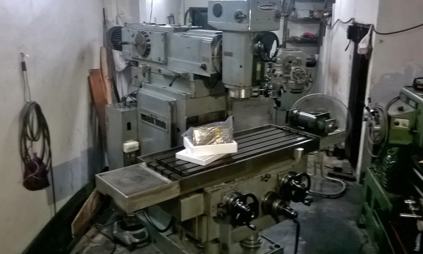 ขายถูกๆเครื่องมิลลิ่งมือสองจากญี่ปุ่น MAKINO BG2U-85 M5ตัวใหญ่ๆ ทุกระบบใช้งานได้ดีครับ