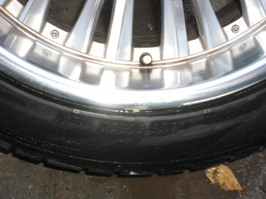 ล้อแมกซเลนโซ่พร้อมยาง MAXXIS ขอบ 20