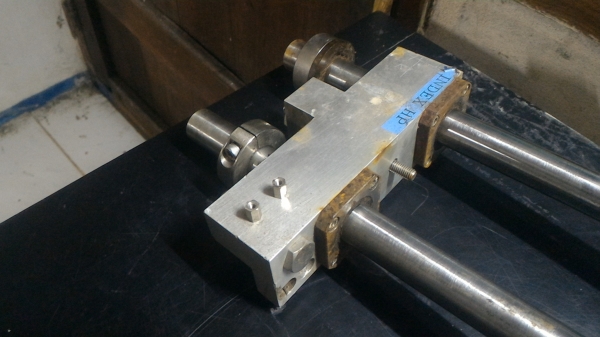 ชุดแกนเท่นเลื่อนสไลด์ไปมาด้วยลูกปืน ลื่นมาก แกนเพลาขนาด 25 มม.