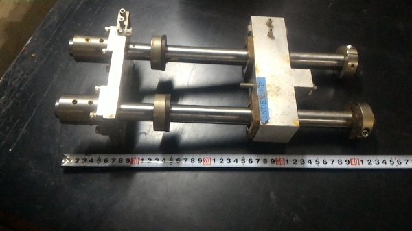 ชุดแกนเท่นเลื่อนสไลด์ไปมาด้วยลูกปืน ลื่นมาก แกนเพลาขนาด 25 มม.