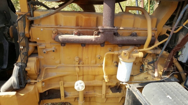 ขายรถไถ FORD NEW HOLLAND 8160 เพลาเดียว เอกสารเล่มทะเบียนครบ เครื่องแน่น เกียร์ เฟืองท้ายไม่มีปัญหา ล้อหน้าถอดไปปะยางครับ