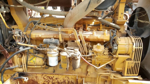 ขายรถไถ FORD NEW HOLLAND 8160 เพลาเดียว เอกสารเล่มทะเบียนครบ เครื่องแน่น เกียร์ เฟืองท้ายไม่มีปัญหา ล้อหน้าถอดไปปะยางครับ