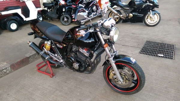 ขายคับ HONDA CB400 ปี98เวอร์ชั่นSไมล์แดง สีสวย ท่อแต่ง แฮนด์บาร์ อินวอยส์ สรรพสามิตร ราคา 69500 บาท ส่งได้ทั่วไทยคับ สนใจติดต่อ 081-0578282 คับ ส่งได้ทั่วไทยคับ สนใจติดต่อ 081-0578282 FACEBOOK ชาญณรงค์ ป๊อป ชัยอมฤต ไอดีไลน์ POPBIGBIKESAKON คับ สนใจรถสวย ถ