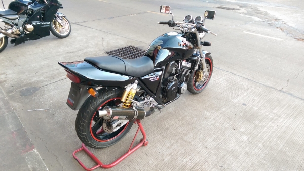 ขายคับ HONDA CB400 ปี98เวอร์ชั่นSไมล์แดง สีสวย ท่อแต่ง แฮนด์บาร์ อินวอยส์ สรรพสามิตร ราคา 69500 บาท ส่งได้ทั่วไทยคับ สนใจติดต่อ 081-0578282 คับ ส่งได้ทั่วไทยคับ สนใจติดต่อ 081-0578282 FACEBOOK ชาญณรงค์ ป๊อป ชัยอมฤต ไอดีไลน์ POPBIGBIKESAKON คับ สนใจรถสวย ถ