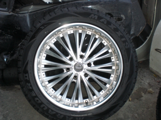 ล้อแมกซเลนโซ่พร้อมยาง MAXXIS ขอบ 20 ล้อแมกซเลนโซ่พร้อมยาง MAXXIS ขอบ 20