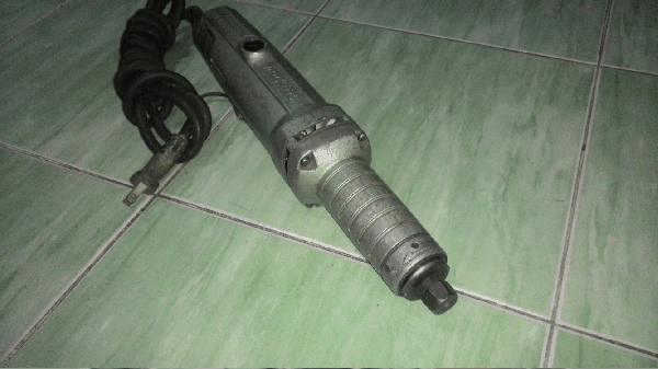 ขายด่วนเครื่องเจียรู MAKITA 906H แท้100\%