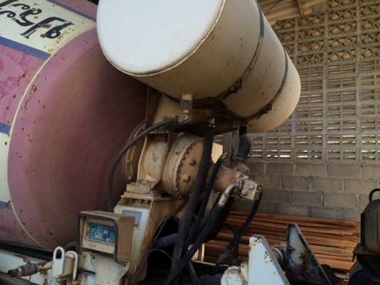 รถโม่ปูน 230แรง...โม่LT รถสภาพดี รถดีสีเดิมใช้ส่วนตัว รถผู้รับเหมา..