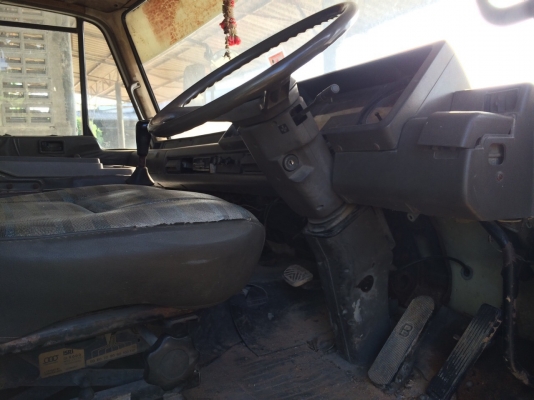 รถโม่ปูน 230แรง...โม่LT รถสภาพดี รถดีสีเดิมใช้ส่วนตัว รถผู้รับเหมา..