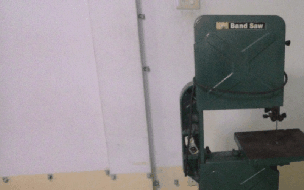 ขายด่วนเครื่องเลื่อย BAND SAW MAKITA  2114C 1330W. Made in japan.