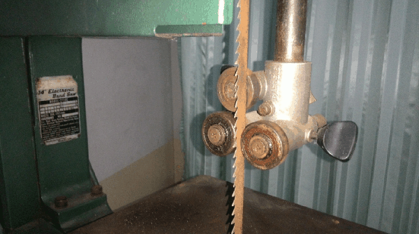 ขายด่วนเครื่องเลื่อย BAND SAW MAKITA  2114C 1330W. Made in japan.