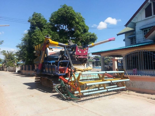 ขายรถเกี่ยวข้าว ไทยเจริญการช่าง ตัวเดิน12นอก เครื่อง HINO JO8C ทรู 260เทอร์โบว์ โซ่ดี ช่วงล่างเต็ม สภาพพร้อมเกี่ยว ตู้เลส ใบเต็ม