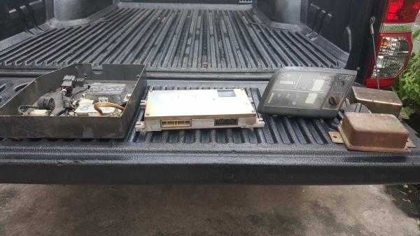 ขายด่วน กล่อง+จอ KOMATSU PC228US