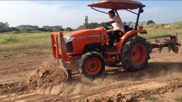 รถไถ KUBOTA L3608 (ราคา278,000บาท) มีภาพวีดีโอ สภาพพร้อมใช้งานรถสวยสภาพเดิมๆ พร้อมอุปกรณ์ 2 รายการ ผ รถไถ KUBOTA L3608 (ราคา278,000บาท) มีภาพวีดีโอ สภาพพร้อมใช้งานรถสวยสภาพเดิมๆ พร้อมอุปกรณ์ 2 รายการ ผ