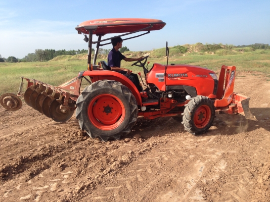 รถไถ KUBOTA L3608 (ราคา278,000บาท) มีภาพวีดีโอ สภาพพร้อมใช้งานรถสวยสภาพเดิมๆ พร้อมอุปกรณ์ 2 รายการ ผ