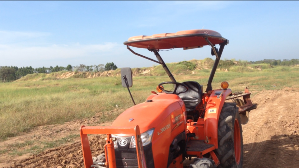 รถไถ KUBOTA L3608 (ราคา278,000บาท) มีภาพวีดีโอ สภาพพร้อมใช้งานรถสวยสภาพเดิมๆ พร้อมอุปกรณ์ 2 รายการ ผ
