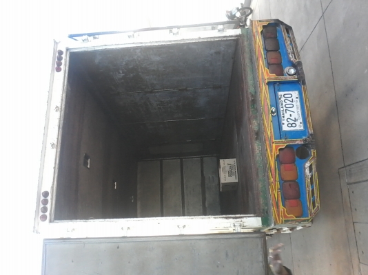 ขายหกล้อHINO KM779 ตู้แห้งสิบบาน ยาว5 .70 เครื่องแน่นดี เกียร์ใหญ่ คัชชีสวย ยางพร้อมใช้งาน เอกสารเล่มทะเบียนพร้อมโอน