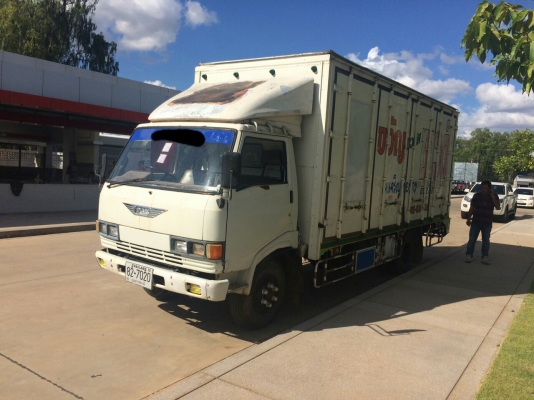 ขายหกล้อHINO KM779 ตู้แห้งสิบบาน ยาว5 .70 เครื่องแน่นดี เกียร์ใหญ่ คัชชีสวย ยางพร้อมใช้งาน เอกสารเล่มทะเบียนพร้อมโอน