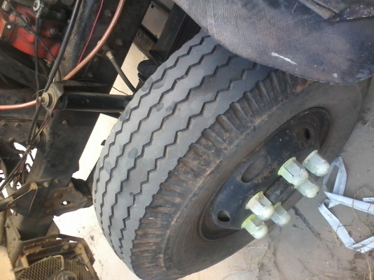 ขายหกล้อHINO KM779 ตู้แห้งสิบบาน ยาว5 .70 เครื่องแน่นดี เกียร์ใหญ่ คัชชีสวย ยางพร้อมใช้งาน เอกสารเล่มทะเบียนพร้อมโอน