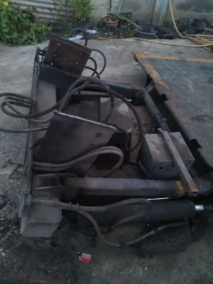 ขายลิฟท้ายรถบรรทุกหกล้อใหญ่ตามสภาพครับ