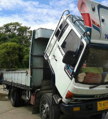 หกล้อ อีซูซุ195แอร์ เวอร์ ทิฟฟี ช่ววยาว5.50ม สภาพดีสวยบางเดิมพร้อมใช้ ทะเบียนพร้อมโอน หกล้อ อีซูซุ195แอร์ เวอร์ ทิฟฟี ช่ววยาว5.50ม สภาพดีสวยบางเดิมพร้อมใช้ ทะเบียนพร้อมโอน