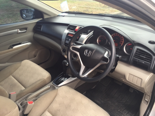 ปี2011 ออร์โต้ แอร์แบ็ค ABS แม็คยางใหม่ ออกรถใช้เงิน 5,000บ.