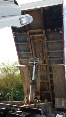 ขายรถบรรทุก 10 ล้อดัมพ์ ISUZU DECA 270 แรงม้าปี 2547 มีระบบลากพ่วง ราคา 1400000