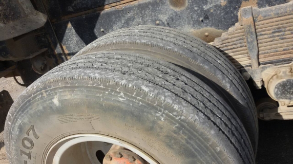 ขายรถบรรทุก 10 ล้อดัมพ์ ISUZU DECA 270 แรงม้าปี 2547 มีระบบลากพ่วง ราคา 1400000