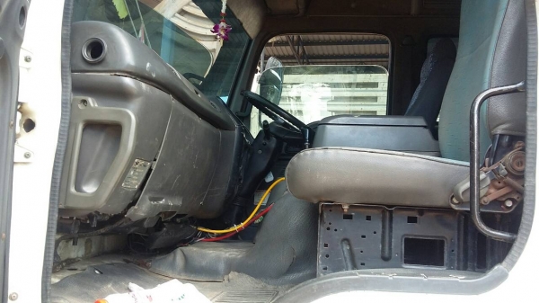 ขายรถบรรทุก 10 ล้อดัมพ์ ISUZU DECA 270 แรงม้าปี 2547 มีระบบลากพ่วง ราคา 1400000