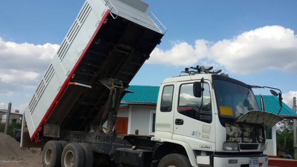 ขายรถบรรทุก 10 ล้อดัมพ์ ISUZU DECA 270 แรงม้าปี 2547 มีระบบลากพ่วง ราคา 1400000