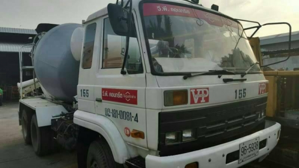 ขายรถบรรทุก 10 ล้อโม่ปูน NISSAN UD CW430 230 แรงม้า มี 6 คันราคาคันละ 750000