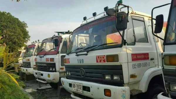 ขายรถบรรทุก 10 ล้อโม่ปูน NISSAN UD CW430 230 แรงม้า มี 6 คันราคาคันละ 750000