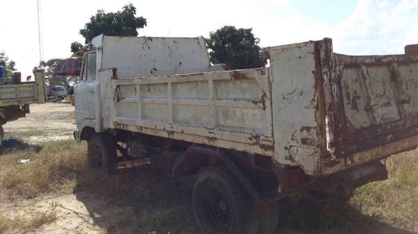 ขายรถบรรทุกหกล้อดัมพ์ Hino KM310 เครื่อง 100 แรง กระบะดัมพ์ ทะเบียนพร้อมโอน