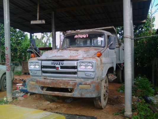 ขายรถบรรทุก 6 ล้อดัมพ์หน้ายาว ISUZU 165 แรงม้า เฟืองท้ายฟูโซ่ เบรคทิฟฟี่ พ.เวอร์ ราคา 300000