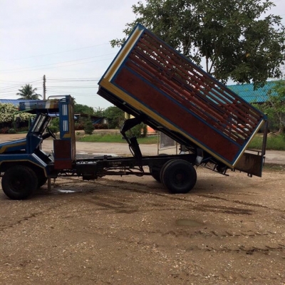 ขายรถอีแต๋นดั้ม คันใหญ่ จุได้ 8-9ตัน เครื่องอีซุซุ 100แรง 4สูบ