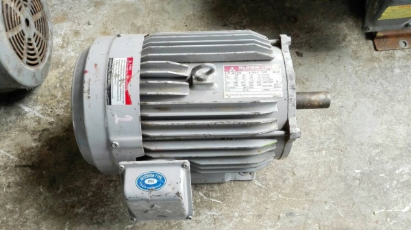====== Sold Out!! ====== มอเตอร์ Mitsubishi 5 HP. 2 POLE 2890 RPM. 380V. สภาพสวย เดิมๆ วิ่งเงียบ พร้อมใช้งาน