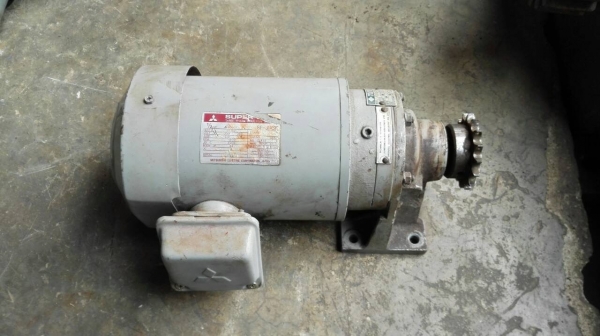 ******* Sold Out!! ******** มอเตอร์เกียร์ Mitsubishi Cyclo Drive Sumitomo 1/2 HP. ทด 1:15 เพลาออก 100 RPM. สวย เดิม นิ่ม พร้อมใช้