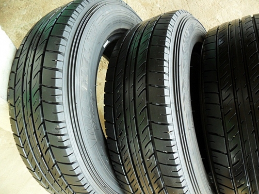 ยางกระบะขอบ15 มิชลิน205-70-R15ลงพื้นปี14 (4เส้น 4,800)