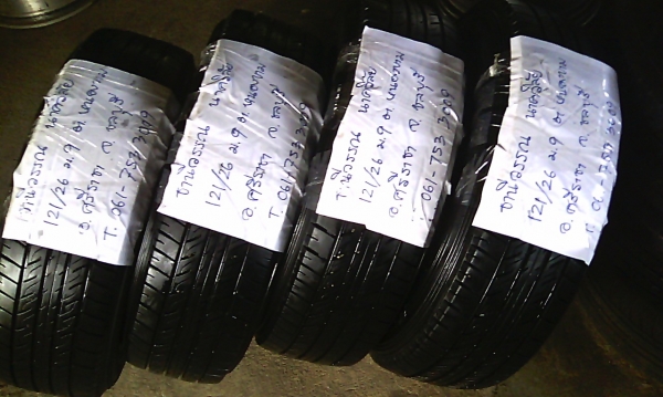 ยางกระบะขอบ15 มิชลิน205-70-R15ลงพื้นปี14 (4เส้น 4,800) ยางกระบะขอบ15 มิชลิน205-70-R15ลงพื้นปี14 (4เส้น 4,800)