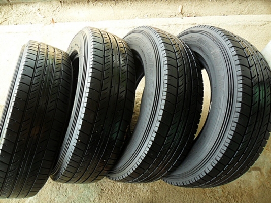 ยางกระบะขอบ15 มิชลิน205-70-R15ลงพื้นปี14 (4เส้น 4,800) ยางกระบะขอบ15 มิชลิน205-70-R15ลงพื้นปี14 (4เส้น 4,800)