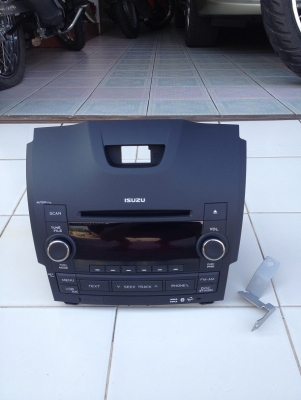 กระจกปรับไฟฟ้า + วิทยุเดิมติดรถ + กระบะท้าย All New Isuzu D-Max ของใหม่ ถอดศูนย์