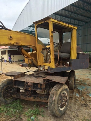 ขายแบคโฮล้อยาง